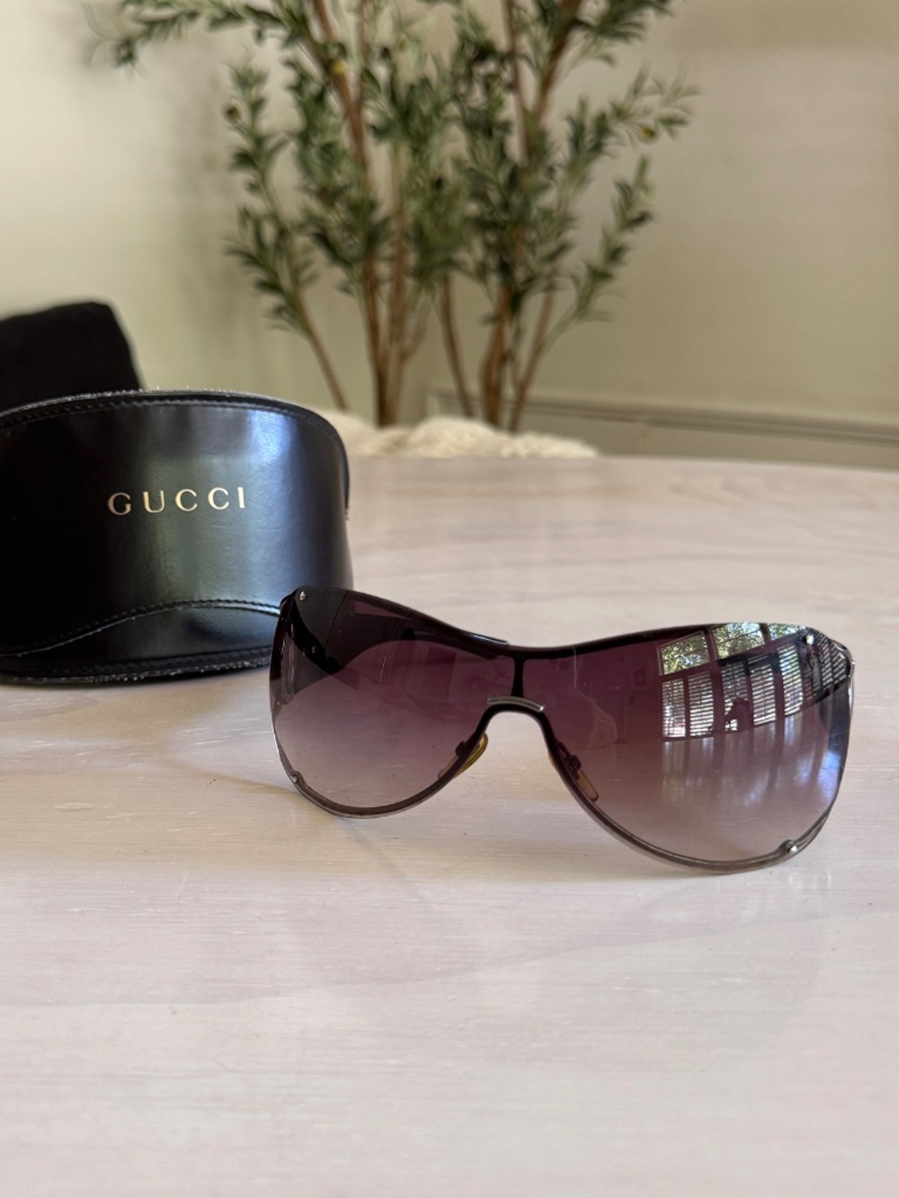 GUCCI Vintage Y2K Wraparound Shield Sunglasses Horsebit Purple Aviator GG 2764/S